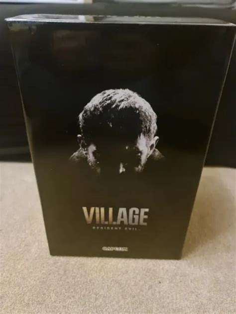 Resident Evil Village Chris Redfield Figure Collector Edition Statue New Ps Eur