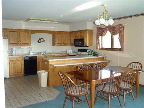 Let apartment finder guide you in the process of finding your new home and getting a great deal! Fox Hills Resort Mishicot, Green Bay, Door County, UPDATED ...