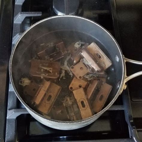 Restoring metal kitchen cabinets metal kitchen cabinets revert back to the 1940s and were formulated as modular units so homeowners could buy the cabinets in pieces as they were able to afford. How To Quickly Clean And Update Your Old Cabinet Hinges ...