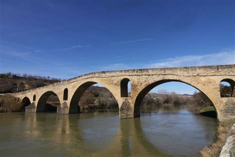 Puente La Reina Die Berühmte Brücke Am Jakobsweg In Reiselaune