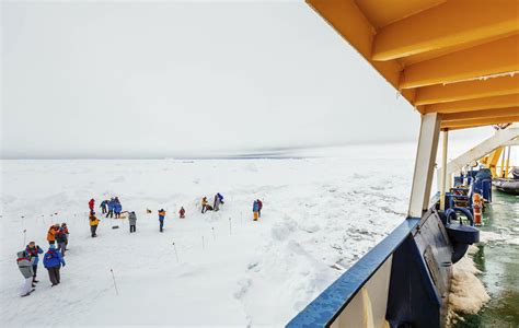 Ship Trapped In Antarctic Ice Awaits Rescue The Blade