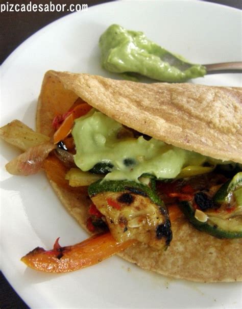 Tacos Vegetarianos Con Crema De Aguacate Pizca De Sabor Receta