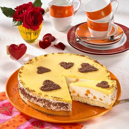 Jetzt ausprobieren mit ♥ chefkoch.de ♥. Aprikosen-Eierlikör-Kuchen für Verliebte Rezept | LECKER