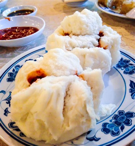 Here's where to find the best steamed pork buns, xiao long bao, and traditional cart service. Best Dim Sum Singapore - eHeartland