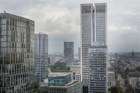 Advice, expertise and opportunities to protect and grow your wealth. Bild zu: UBS wählt Frankfurt neuen Sitz für ...