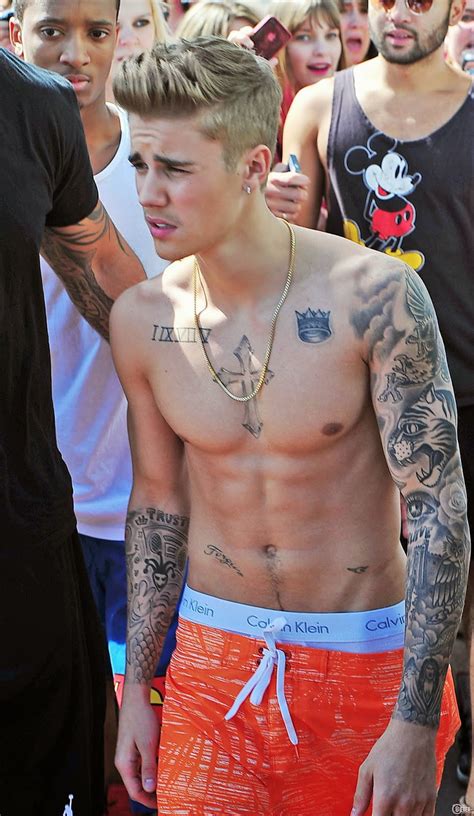 celeb saggers justin bieber shows off more than just his abs and sag