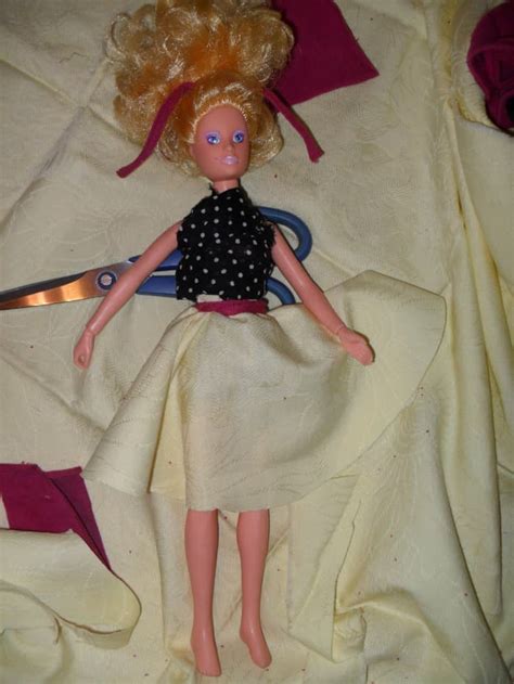 How To Make No Sew Doll Clothes For Barbies And More Feltmagnet