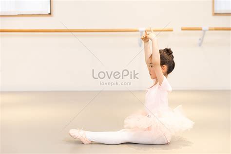 Dance Room Practicing Ballet Little Girl Picture And Hd Photos Free
