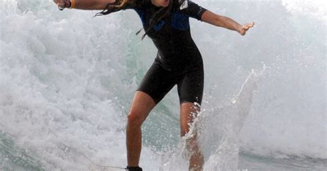 Elle Macpherson Celebs Surfing Photos Of Stars Catching Waves Us