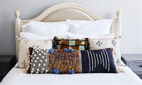 Pillow Talk 6 Ways To Style Decorative Bed Pillows Bed Pillows