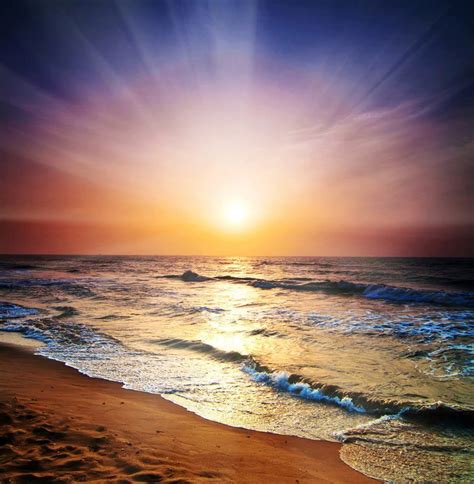 Sunrise Over The Ocean Rays Of Light Pinterest