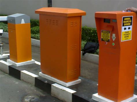 Integrated Manless Parking System Sistem Parkir Otomatis Tanpa