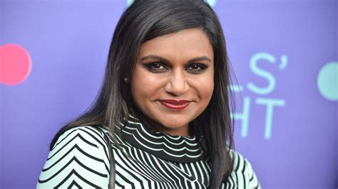 Mindy Kaling Acts Like Shes Invisible In Nationwides Super Bowl Ad