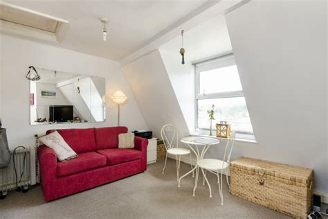 1 bed flat for sale london. One bedroom flats for sale for under £230,000 - Foxtons ...