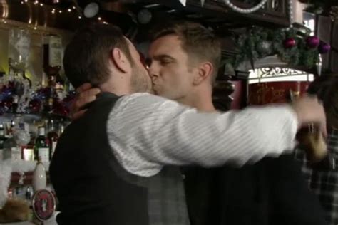 watch danny dyer enjoy gay kiss with scott maslen in epic episode of eastenders mirror online