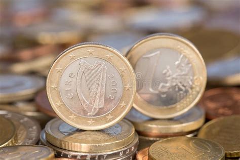 Una Moneda Euro De Irlanda Imagen De Archivo Imagen De Compra 35414163