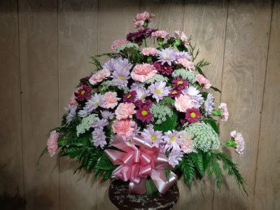 The discount flower delivery service lets you choose from the wide collection of flower. Remembrance Arrangement in Lansing, MI - Jon Anthony Florist