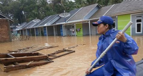 Banjir Longsor Terjang Pangandaran 4 Meninggal Dunia Panjimas