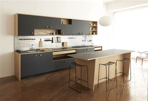 Selain kayu dan alumunium ada juga desain kitchen set ikea yang banyak digunakan oleh berbagai kalangan. 20 Desain Kitchen Set untuk Rumah Minimalis