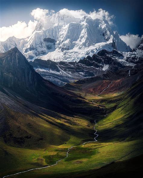 This Majestic Landscape Of Peru Looks Like Middle Earth R