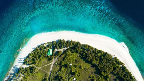 Download Wallpaper 2560x1440 Maldives Island Aerial View Ocean