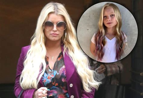 fans slam jessica simpson for dyeing 7 year old daughter s hair