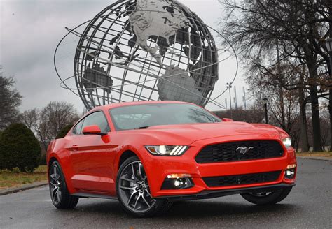 2015 Mustang: Should You Buy the V6 or the EcoBoost? - Motor Review