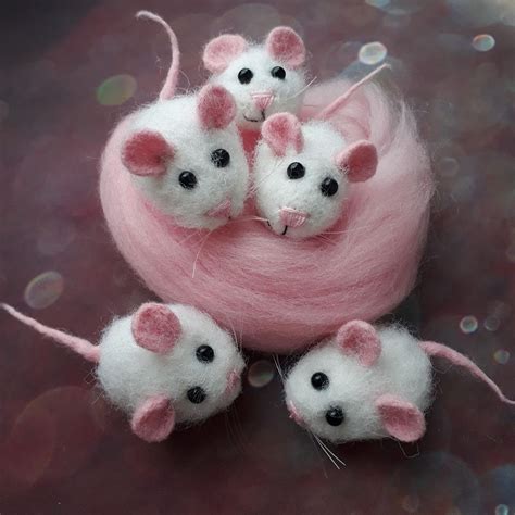 These White Mini Mice Are So Cute Each According To Its Original And Unique Can Be Worn As A