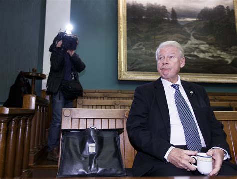 Hagen vraket av oslo frp. Carl I Hagen: - Senterpartiet må med i regjering! - Document