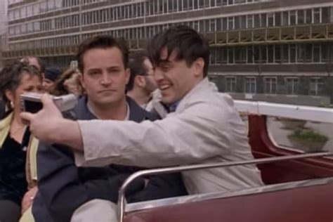 I Re Enacted Joey And Chandlers Tour Of London In Friends Irl And