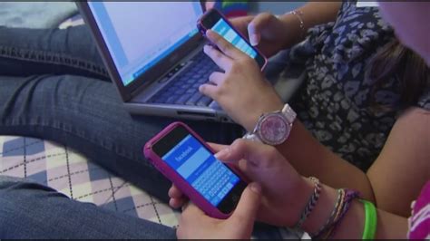 Increased Social Media Use Linked To Depression Like Symptoms In Teens