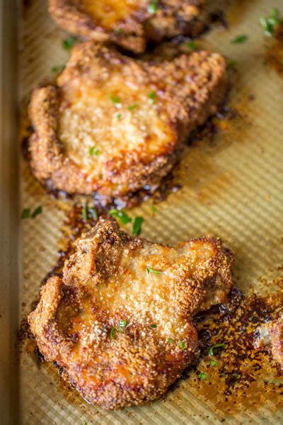 These shake n bake pork chops are a homemade version of the classic dish you loved as a kid. Copycat Restaurant Recipes | FaveSouthernRecipes.com
