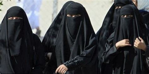 Exclusive Le Maroc Interdit La Fabrication Et La Vente De La Burqa