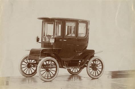 A Brief History Of Electric Cars The Most Popular Car Of 1900 Curbed