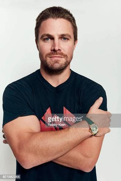 Actor Stephen Amell From Cws Arrow Poses For A Portrait During
