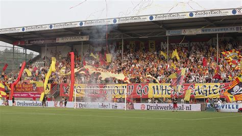 Is toegevoegd aan uw winkelwagen. Rellende 'supporters' Go Ahead Eagles stellen club voor ...