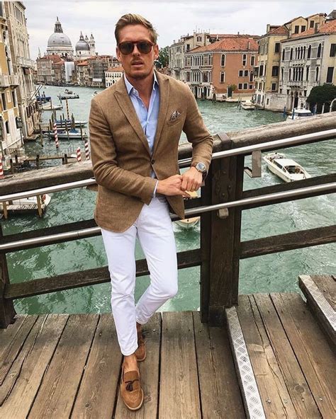 Gentleman Style Venice Italy This Is A Great Style For A Men Mens
