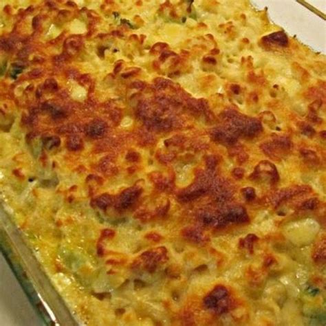 Some macaroni recipes that use shredded cheeses can have kind of a curdled texture, but using the soup totally prevents that from happening! Ingredients 4 boneless skinless chicken breasts 1 can of ...