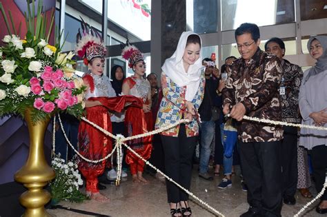 Judul peningkatan kualitas sumber daya manusia masyarakat perkampungan kumuh banjir kanal timur melalui keterampilan komputer b.… Pameran Museum DPR Mengenalkan Pendidikan Politik Kepada ...