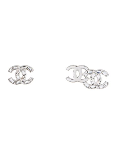 Chanel Strass Cc Stud Earrings Palladium Plated Stud Earrings