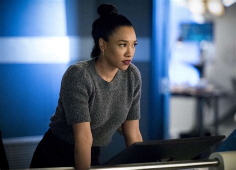 The Flash Candice Patton On Mirror Iris Fight With Barry In 6x17