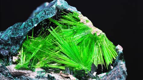 10 Beautiful Minerals You Wont Believe Are Found On Earth Gizmodo