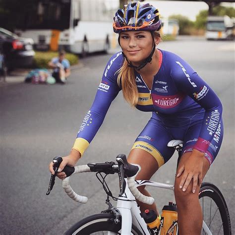 This Dutch Cyclist Will Melt Your Heart Female Cyclist Cycling Women