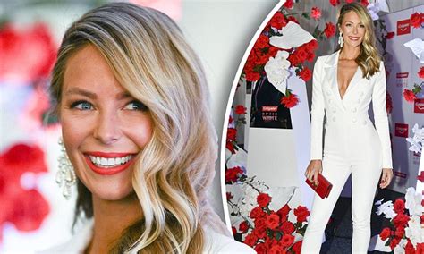 Jennifer Hawkins Stuns In A White Pantsuit At Stakes Day Daily Mail