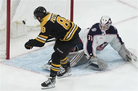 Bruins Earn Presidents Trophy Set New Franchise Record With Ot Win