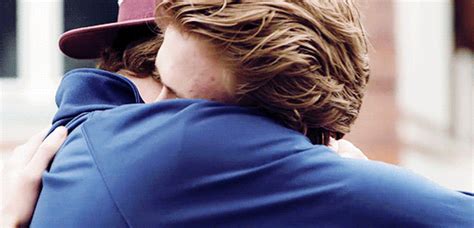 The Hug Lasted 21 Seconds And Im Crying Movie Couples Cute Gay Couples Skam Tumblr Skam Isak