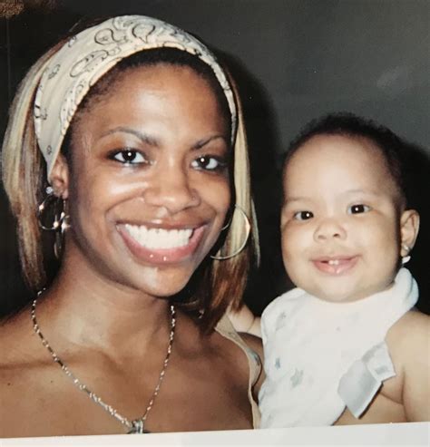 Rhoa Star Kandi Burruss Daughter Riley 19 Looks Unrecognizable As She Towers Over Mom In New