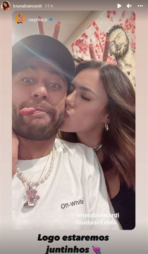 Neymar And Bruna Biancardi Show Off Their Love Couple Share Personal