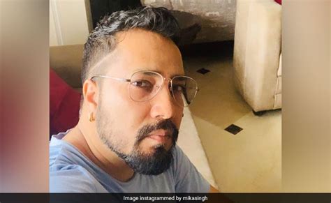 Singer Mika Singh Takes On Journalist For Questioning Him Over Pakistan