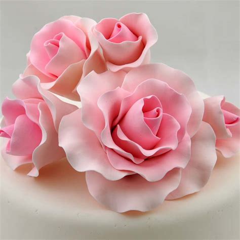 These cakes are perfect for celebration and parties. 5 Mix Size Single Roses Sugar flower wedding birthday cake ...